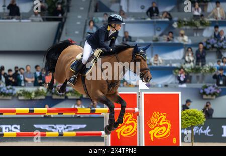 Shanghai, Chine. 5 mai 2024. L'australienne Edwina Tops-Alexander participe au Shanghai Longines Global Champions Tour 2024 à Shanghai, dans l'est de la Chine, le 5 mai 2024. Crédit : Wang Xiang/Xinhua/Alamy Live News Banque D'Images