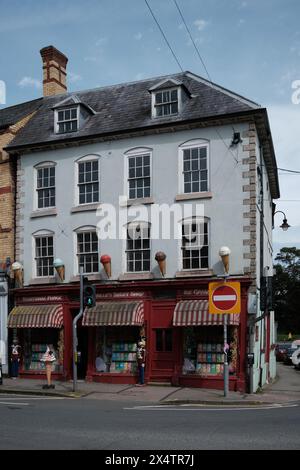 Façade de magasin à l'ancienne à Welshpool, pays de Galles Banque D'Images