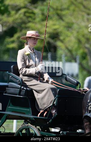 Windsor, Berkshire, Royaume-Uni. 5 mai 2024. Lady Louise Mountbatten-Windsor fille du duc et de la duchesse d'Édimbourg, participe à la rencontre Pol Roger de la British Driving Society au Royal Windsor Horse Show au château de Windsor, dans le Berkshire. Crédit : Maureen McLean/Alamy Live News Banque D'Images