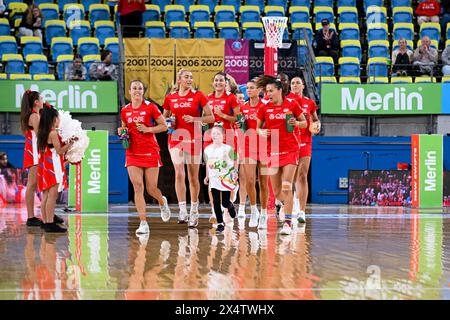 5 mai 2024 ; Ken Rosewall Arena, Sydney, NSW, Australie : Suncorp Super Netball, New South Wales Swifts contre West Coast Fever ; les Swifts se rendent sur le terrain avant le match Banque D'Images