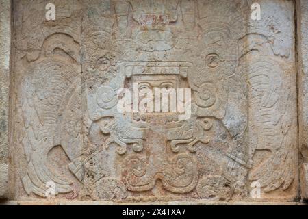 Sculptures, plate-forme de Vénus, Chichen Itza, Site du patrimoine mondial de l'UNESCO, Yucatan, Mexique Banque D'Images