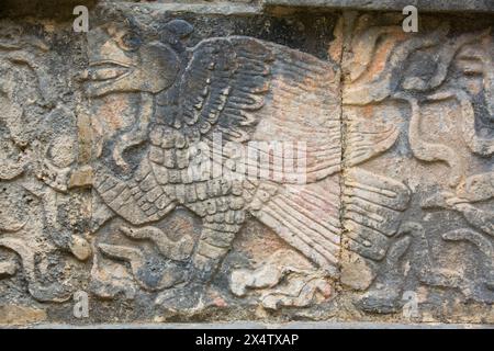 Plate-forme de sculptures, d'Aigles et Jaguars, Chichen Itza, Site du patrimoine mondial de l'UNESCO, Yucatan, Mexique Banque D'Images