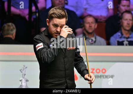 Jak Jones réagit lors de la finale des Championnats du monde Cazoo 2024 au Crucible Theatre, Sheffield, Royaume-Uni. 5 mai 2024. (Photo de Cody Froggatt/News images) à Sheffield, Royaume-Uni le 5/5/2024. (Photo de Cody Froggatt/News images/Sipa USA) crédit : Sipa USA/Alamy Live News Banque D'Images