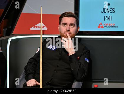 Jak Jones réagit lors de la finale des Championnats du monde Cazoo 2024 au Crucible Theatre, Sheffield, Royaume-Uni. 5 mai 2024. (Photo de Cody Froggatt/News images) à Sheffield, Royaume-Uni le 5/5/2024. (Photo de Cody Froggatt/News images/Sipa USA) crédit : Sipa USA/Alamy Live News Banque D'Images