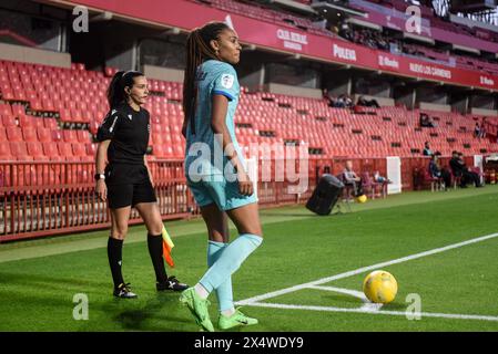 Grenade, Grenade, Espagne. 4 mai 2024. Salma Paralluelo du FC Barcelona Femenino lors du match de Liga F entre Granada CF Femenino - FC Barcelona Femenino au Nuevo Los CÃrmenes Stadium le 04 mai 2024 à Grenade, Espagne. (Crédit image : © José M Baldomero/Pacific Press via ZUMA Press Wire) USAGE ÉDITORIAL SEULEMENT! Non destiné à UN USAGE commercial ! Banque D'Images