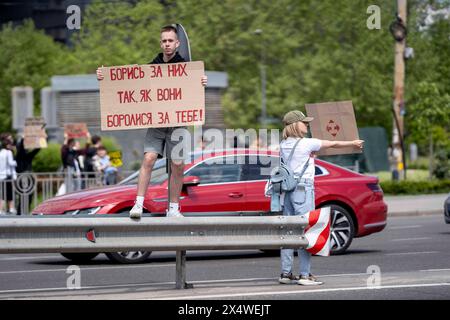 Kiev, ville de Kiev, Ukraine. 5 mai 2024. Gratuit Azovstal protestation de la famille et des amis des soldats qui sont détenus en captivité par la Russie. Les soldats se sont rendus à la Russie le 20 mai 2022 pour sauver des vies au fer d'Azovstal et voler les ouvrages de Marioupol. Certains ont été relâchés, beaucoup sont toujours détenus en captivité russe. (Crédit image : © Andreas Stroh/ZUMA Press Wire) USAGE ÉDITORIAL SEULEMENT! Non destiné à UN USAGE commercial ! Banque D'Images