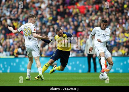 Londres, Royaume-Uni. 05 mai 2024. Londres, Angleterre, 05 mai 2024 : Jamey Osborne (4 Solihull Moors) est affronté par Jude Arthurs (20 Bromley) lors de la finale de promotion de la Ligue nationale Vanarama entre Bromley et Solihull Moors au stade de Wembley à Londres, en Angleterre. (Alexander Canillas/SPP) crédit : SPP Sport Press photo. /Alamy Live News Banque D'Images