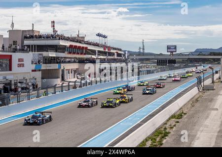 Le Castellet, France. 05 mai 2024. Départ de la course, départ, lors de la 2ème manche des European le Mans Series 2024 sur le circuit Paul Ricard du 3 au 5 mai 2024 au Castellet, France - photo Marc de Mattia/DPPI crédit : DPPI Media/Alamy Live News Banque D'Images