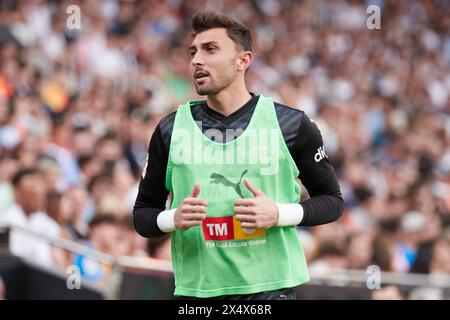 Valencia, Espagne. 05 mai 2024. VALENCIA, ESPAGNE - 5 MAI : Cristian Rivero gardien de but de Valencia CF se réchauffe lors du match LaLiga EA Sports entre Valencia CF et Deportivo Alaves au stade Mestalla, le 5 mai 2024 à Valence, Espagne. (Photo de Jose Torres/photo Players images) crédit : Magara Press SL/Alamy Live News Banque D'Images