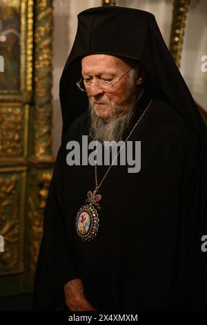 Instabul, Turquie. 04 mai 2024. Le patriarche œcuménique Bartholomée que j'ai vu à la messe orthodoxe de Pâques à la cathédrale George. Le patriarche œcuménique Bartholomeus I a célébré la messe orthodoxe de Pâques à la cathédrale George, à Fener, Istanbul. Des croyants de Grèce, Ukraine, Géorgie, Serbie et d’autres pays se sont joints à la cérémonie. (Photo de Valeria Ferraro/SOPA images/SIPA USA) crédit : SIPA USA/Alamy Live News Banque D'Images