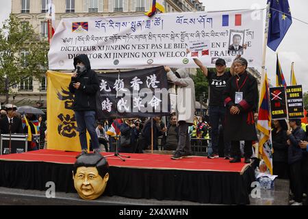 Paris, France. 5 mai 2024. Rassemblement organisé par la diaspora tibétaine contre la venue de Xi Jinping en France et pour la liberté du Tibet. Crédit : Bernard Menigault/Alamy Live News Banque D'Images