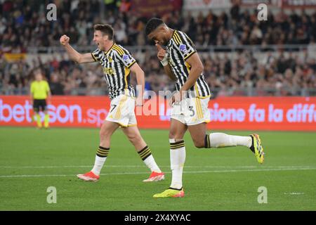 Stadio Olimpico, Rome, Italie. 5 mai 2024. Série A Football ; Roma versus Juventus ; Bremer du FC Juventus célèbre après avoir marqué le but de 1-1 à la 31e minute crédit : action plus Sports/Alamy Live News Banque D'Images