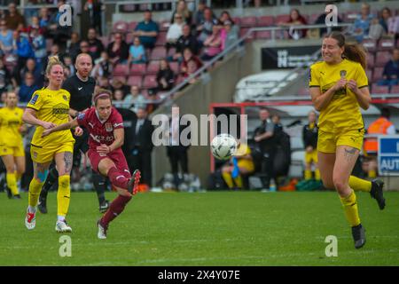 Northampton, Royaume-Uni. 05 mai 2024. Northampton 5 mai 2024 : Jade Bell de Northampton tire et marque pour en faire un Hattrick contre les femmes du comté de Notts en FA Womens National League. Crédit : Clive Stapleton/Alamy Live News Banque D'Images