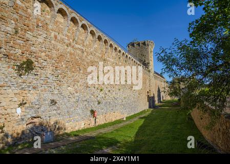 Remparts médiévaux dans la ville Massa Marittima, Toscane, Italie Banque D'Images