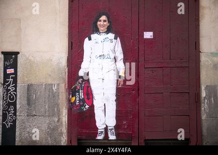 Madrid, Espagne. 5 mai 2024. Le président de la Communauté de Madrid Isabel Diaz Ayuso graffiti avec un costume de formule un vu sur une façade dans le centre de Madrid. Le Street artiste italien TVBOY a réalisé plusieurs graffitis dans la ville de Madrid liés au sport ces dernières semaines. (Crédit image : © David Canales/SOPA images via ZUMA Press Wire) USAGE ÉDITORIAL SEULEMENT ! Non destiné à UN USAGE commercial ! Banque D'Images