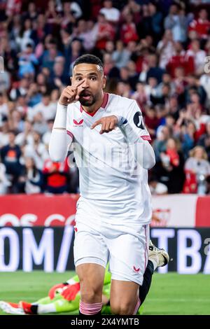 Séville, Espagne. 05 mai 2024. Youssef en-Nesyri du Sevilla FC vu célébrer un but lors du match de la Liga EA Sports entre Sevilla FC et Granada CF au stade Ramon Sanchez Pizjuan. Score final : Sevilla FC 3:0 Granada CF (photo Francis Gonzalez/SOPA images/Sipa USA) crédit : Sipa USA/Alamy Live News Banque D'Images