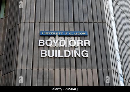 Glasgow, Royaume-Uni- 9 septembre 2023 : le panneau pour le bâtiment Boyd Orr à l'Université de Glasgow. Banque D'Images