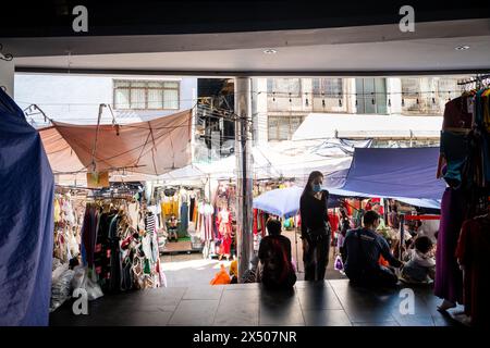 Un cliché du marché trépidant de Pratunam à Bangkok, en Thaïlande. Banque D'Images