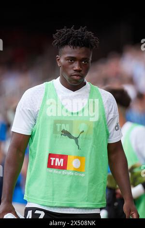 Valencia, Espagne. 06 mai 2024. VALENCIA, ESPAGNE - 5 MAI : David Otorbi de Valencia CF regarde avant le match LaLiga EA Sports entre Valencia CF et Deportivo Alaves au stade Mestalla, le 5 mai 2024 à Valence, Espagne. (Photo de Jose Torres/photo Players images) crédit : Magara Press SL/Alamy Live News Banque D'Images