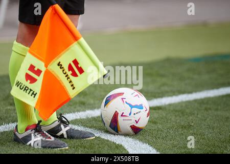 Valencia, Espagne. 06 mai 2024. VALENCE, ESPAGNE - 5 MAI : le jury de Line se prononce lors du match LaLiga EA Sports entre Valencia CF et Deportivo Alaves au stade Mestalla, le 5 mai 2024 à Valence, Espagne. (Photo de Jose Torres/photo Players images) crédit : Magara Press SL/Alamy Live News Banque D'Images