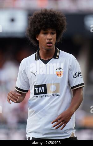 Valencia, Espagne. 06 mai 2024. VALENCIA, ESPAGNE - 5 MAI : Peter Federico Right Winger de Valencia CF regarde pendant le match LaLiga EA Sports entre Valencia CF et Deportivo Alaves au stade Mestalla, le 5 mai 2024 à Valence, Espagne. (Photo de Jose Torres/photo Players images) crédit : Magara Press SL/Alamy Live News Banque D'Images
