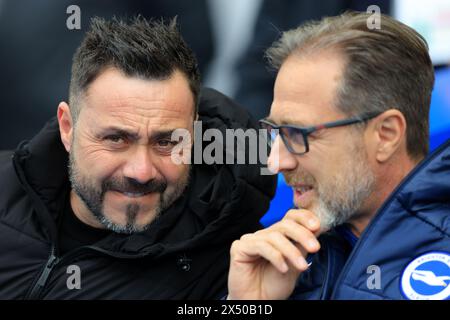 Brighton et Hove, Angleterre, 5 mai 2024. Roberto de Zerbi, manager de Brighton et Hove Albion et Andrea Maldera entraîneur-chef adjoint lors du match de premier League à l'AMEX Stadium, Brighton et Hove. Le crédit de l'image devrait se lire : Paul Terry / Sportimage Banque D'Images