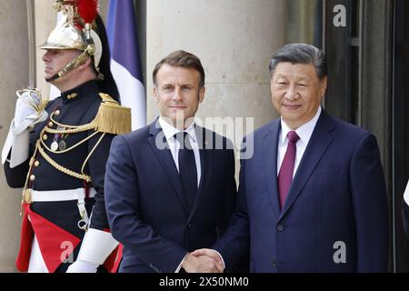 Paris, France. 6 mai 2024. Le président français Emmanuel Macron reçoit le président chinois Xi Jinping le 6 mai 2024 au palais présidentiel de l'Elysée à Paris. Crédit : Bernard Menigault/Alamy Live News Banque D'Images