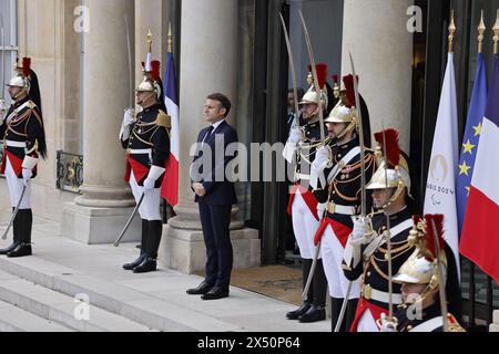 Paris, France. 6 mai 2024. Le président français Emmanuel Macron reçoit le président chinois Xi Jinping le 6 mai 2024 au palais présidentiel de l'Elysée à Paris. Crédit : Bernard Menigault/Alamy Live News Banque D'Images