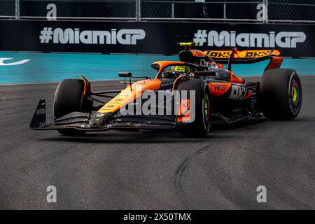 MIAMI, FLORIDE - 05 MAI : Lando Norris, McLaren F1 MCL60 pendant le Grand Prix F1 de Miami à Miami International Autodrome le 05 mai 2024 à Miami, Floride. (Photo de Michael Potts/BSR Agency) crédit : BSR Agency/Alamy Live News Banque D'Images