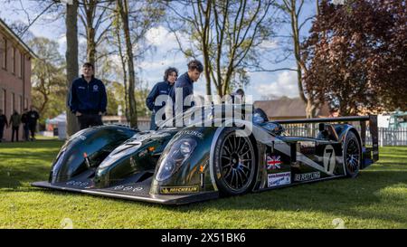 2003 Bentley Speed 8, exposé au April Scramble qui s'est tenu au Bicester Heritage Centre le 21 avril 2024. Banque D'Images