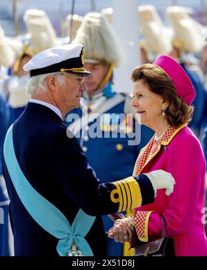 Stockholm, Schweden. 06 mai 2024. Le roi Carl Gustav et la reine Silvia de Suède à Skeppsbron à Stockholm, le 6 mai 2024, pour le 1er d'une visite d'État de 2 jours du Danemark en Suède crédit : Albert Nieboer/Netherlands OUT/point de vue OUT/dpa/Alamy Live News Banque D'Images