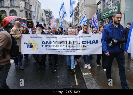 Strand, Londres, Royaume-Uni. 6 mai 2024. Marche des vivants, Yom Hashoah, jour du souvenir de l'Holocauste. Credit : Matthew Chattle/Alamy Live News Banque D'Images