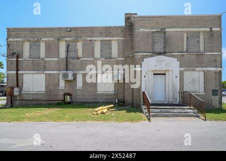 Echoes of the Past : le Franklin County Jailhouse est un témoin silencieux de l'histoire, ses murs altérés abritant des récits d'époques révolues A. Banque D'Images