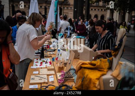 Marché des vêtements et de l'artisanat pendant la semaine de la mode d'Aragon 2024, Saragosse, Espagne Banque D'Images