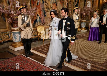 Stockholm, Suède. 06 mai 2024. STOCKHOLM, SUÈDE 20240506Princesse Sofia et Prince Carl Philip arrivent au banquet au Palais de Stockholm que le couple royal organise pour le couple royal du Danemark. Le couple royal danois effectue une visite d'État de deux jours en Suède. Photo : Pontus Lundahl/TT/Code 10050 crédit : TT News Agency/Alamy Live News Banque D'Images