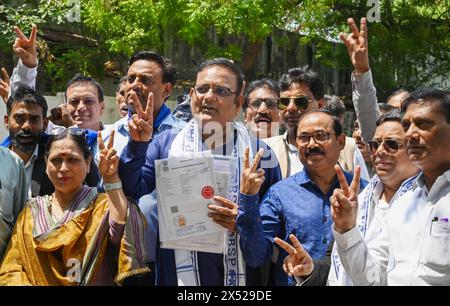 New Delhi, Inde. 06 mai 2024. NEW DELHI, INDE - 6 MAI : L'ancien ministre de Delhi Raaj Kumar Anand, qui a rejoint le parti Bahujan Samaj, arrive pour déposer sa candidature de la circonscription de New Delhi Lok Sabha à la maison Jam Nagar le 6 mai 2024 à New Delhi, en Inde. (Photo de Arvind Yadav/Hindustan Times/Sipa USA) crédit : Sipa USA/Alamy Live News Banque D'Images