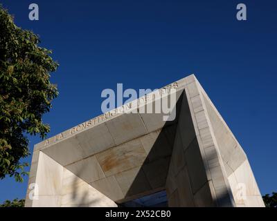 Monument à la Constitution de 1978. Compris comme un tesseract, son auteur est l'architecte Miguel Ángel Ruiz Larrea. Madrid 6 mai 2024. Espagne Banque D'Images