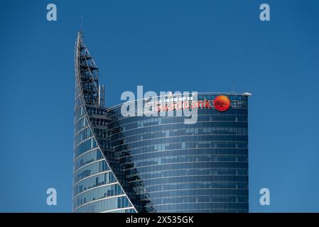 Siège de Swedbank sur les rives de la Daugava, Riga, Lettonie Banque D'Images