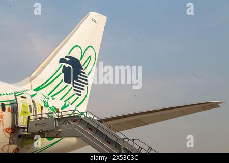 Mexico, Mexique. 06 mai 2024. Un avion Aeromexico est vu lors de l'annonce que la compagnie aérienne mexicaine Aeromexico parrainera le Comité olympique mexicain. Le 6 mai 2024 à Mexico, Mexique. (Photo de Rick Cruz/Eyepix Group/SIPA USA) crédit : SIPA USA/Alamy Live News Banque D'Images