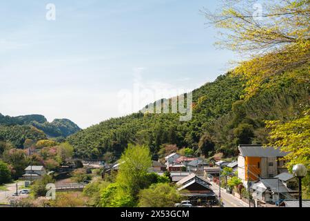 Vue du village de campagne et de la montagne à Fukuoka, Japon Banque D'Images