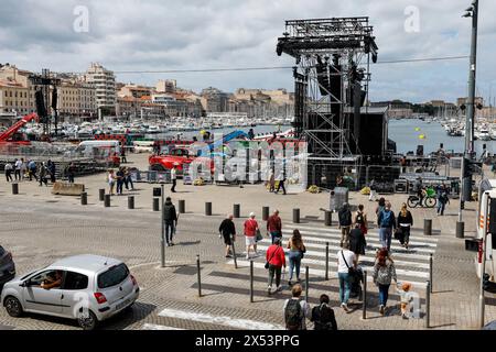 Marseille, France. 06 mai 2024. © PHOTOPQR/LE DAUPHINE/Christophe AGOSTINIS ; Marseille ; 06/05/2024 ; Marseille le 6 mai 2024. Le vieux port se transforme pour l'arrivée de la flamme olympique. Photo Christophe Agostinis/le Dauphiné libéré Jeux Olympiques 2024 : 05/2024 ; Marseille/Carpiagne 6 mai 2024. Exercices pour sécuriser le relais de la torche olympique. La flamme olympique qui traversera la France devrait arriver à Marseille le 8 mai. Crédit : MAXPPP/Alamy Live News Banque D'Images