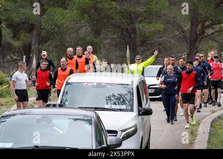 Marseille, France. 06 mai 2024. © PHOTOPQR/LE DAUPHINE/Christophe AGOSTINIS ; Marseille ; 06/05/2024 ; Marseille/Carpiagne le 6 mai 2024. Exercices de sécurisation du relais de la flamme olympique. Photo Christophe Agostinis/le Dauphiné libéré Jeux Olympiques 2024 : 05/2024 ; Marseille/Carpiagne 6 mai 2024. Exercices pour sécuriser le relais de la torche olympique. La flamme olympique qui traversera la France devrait arriver à Marseille le 8 mai. Crédit : MAXPPP/Alamy Live News Banque D'Images