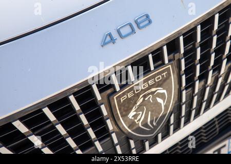 Bordeaux , France - 04 29 2024 : logo peugeot 408 marque et signe texte voiture berline française Banque D'Images