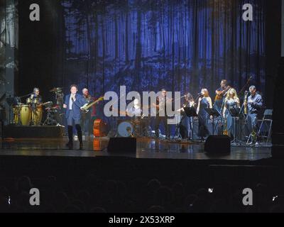 Concert de musique - MASSIMO RANIERI - TUTTI i SOGNI ANCORA IN VOLO TOUR 2024 Massimo RANIERI pendant MASSIMO RANIERI - TUTTI i SOGNI ANCORA IN VOLO TOUR 2024 , concert de musique à Vérone, Italie, mai 2024 Verona Teatro Filarmonico Italie Copyright : xMariaxCristinaxNapolitanox/xLiveMediax LPM 1340715 Banque D'Images