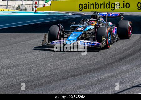 MIAMI, FLORIDE - 04 MAI : Esteban Ocon, Alpine A523 lors des qualifications avant le Grand Prix de F1 de Miami à Miami International Autodrome le 04 mai 2024 à Miami, Floride. (Photo de Michael Potts/BSR Agency) crédit : BSR Agency/Alamy Live News Banque D'Images