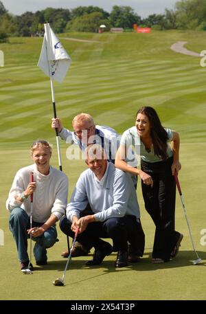 Chris Evans, Jodie Kidd, Kirsty Gallagher et Colin Montgomery photographiés lors du lancement du tournoi Allstar Celebrity Golf au Celtic Manor Resort, Newport. Banque D'Images