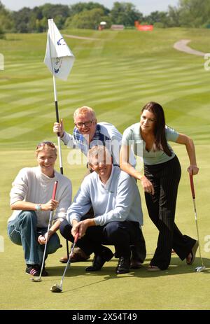 Chris Evans, Jodie Kidd, Kirsty Gallagher et Colin Montgomery photographiés lors du lancement du tournoi Allstar Celebrity Golf au Celtic Manor Resort, Newport. Banque D'Images