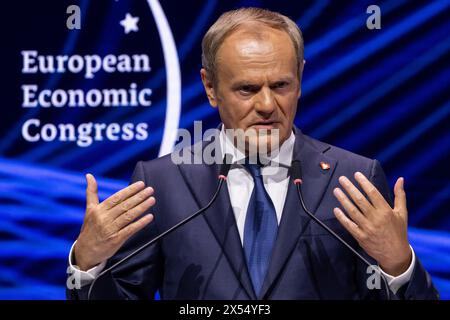 Katowice, Varsovie, Pologne. 7 mai 2024. Le premier ministre de la République de Pologne Donald Tusk intervient lors de l'inauguration du 16e Congrès économique européen (CEE) au Centre international des congrès de Katowice, en Pologne. (Crédit image : © Maciek Jazwiecki/ZUMA Press Wire) USAGE ÉDITORIAL SEULEMENT! Non destiné à UN USAGE commercial ! Banque D'Images