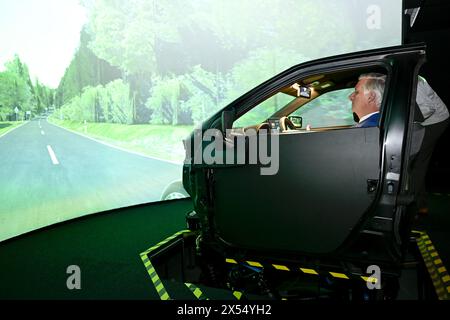 Roi Philippe - Filip de Belgique photographié lors d'une visite royale au centre technique Toyota, à Zaventem, mardi 07 mai 2024. Ce centre abrite les services de recherche et développement, d'achat et de fabrication, de conception et d'ingénierie de Toyota Motor Europe, y compris une piste d'essai de pointe inaugurée en 2011. Ce centre est, entre autres, chargé de renforcer la position du constructeur automobile japonais dans le domaine de l’hydrogène vert et la durabilité de ses modèles européens. Cette visite s’inscrit dans le cadre du 60e anniversaire de l’Association Belgique-Japon, le Belgi Banque D'Images