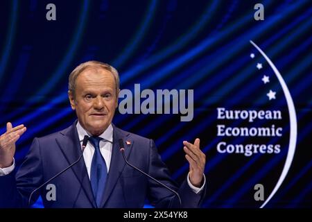 Katowice, Varsovie, Pologne. 7 mai 2024. Le premier ministre de la République de Pologne Donald Tusk intervient lors de l'inauguration du 16e Congrès économique européen (CEE) au Centre international des congrès de Katowice, en Pologne. (Crédit image : © Maciek Jazwiecki/ZUMA Press Wire) USAGE ÉDITORIAL SEULEMENT! Non destiné à UN USAGE commercial ! Banque D'Images